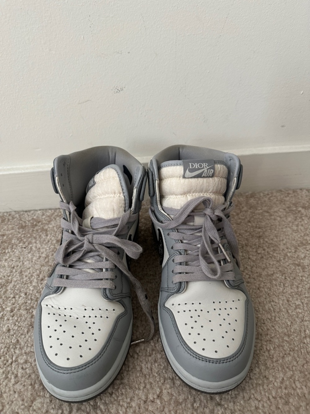 High-Top Sneakers in Grey and White with Monogram Swoosh - Picture 2 of 5